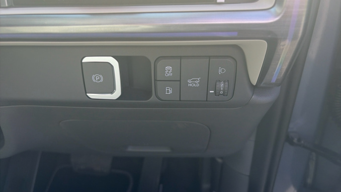 Hyundai SANTA FE 1.6 TGDi Plug-in Hybrid Ultimate 5dr 4WD Auto Estate - Image 34